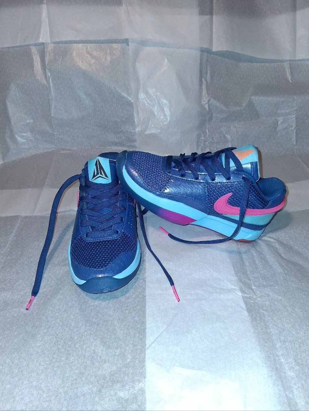 Nike Sneakers, Brand New, Women size 6 = 4.5Y - Picture 7 of 9